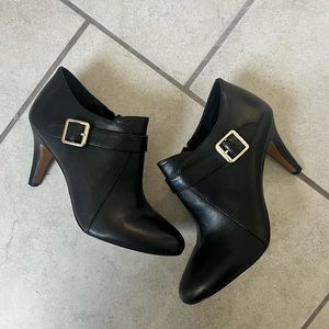 Like-new Black Vince Camuto Booties - 7.5/38